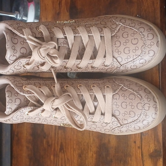 Like New! Guess Women's Tan And Brown Logo G Hightop Lace Up Wedge Sneakers 8.5 - Picture 3 of 8